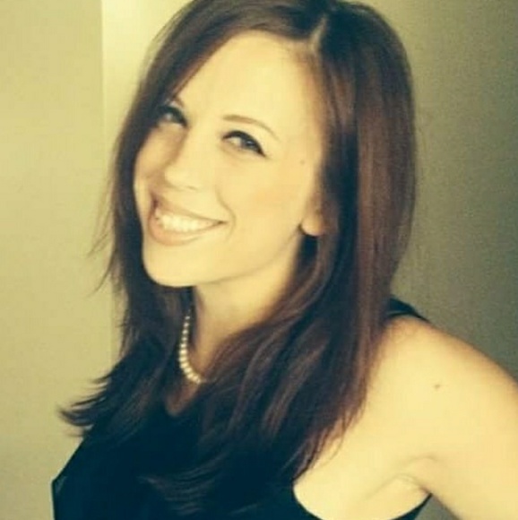 Meet your Posher, Kate - Picture 2 of 4